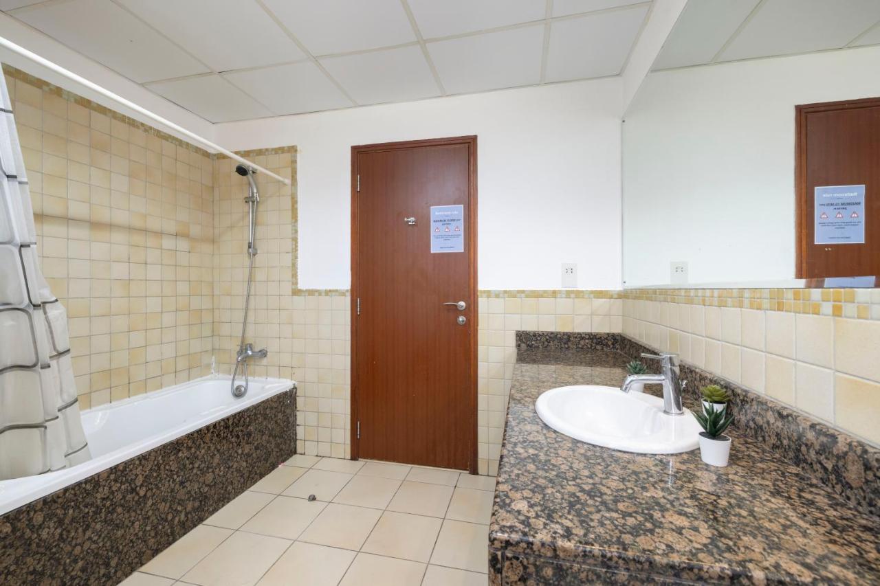 Next'House - Jbr Beach Hostel - Pool - Walk To Jbr Beach - Metro Station Дубай Екстериор снимка